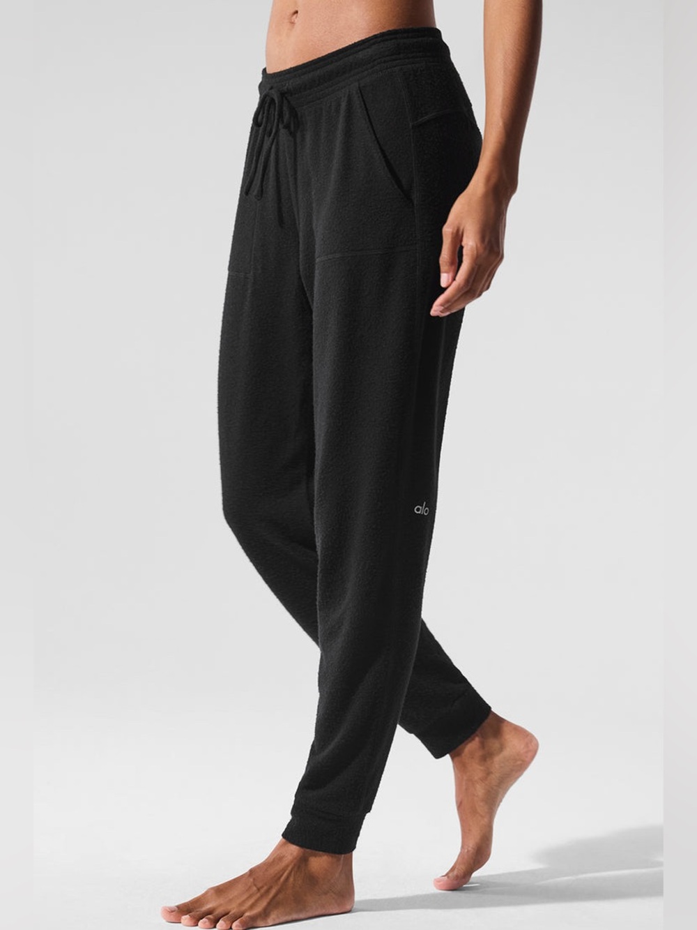 Alo Yoga women’s Soho Black Sweatpants Small